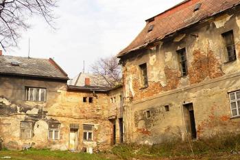 severovýchodní nároží nádvoří zámku ( © Jan P. Štěpánek 11/2006)