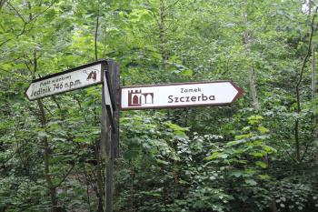 Zřícenina hradu Szczerba (© aleshwarrior, 06/2015)