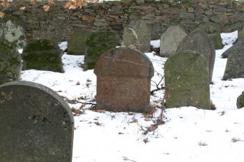 náhrobky barokního typu ( © Milan Caha 01/2009)