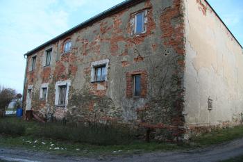 Tvrz zezadu z druhé strany (© Petr Nožička, 01/2009)