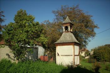 Zvonice v Hradečně (© Petr Pokorný, 10/2011)