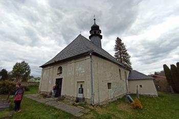 vstupní jihozápadní průčelí (© Jan P. Štěpánek 04/2020)