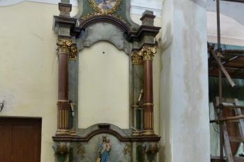 Kostel svaté Anny ve Verneřicích - Boční pseudorokokový oltář. (© František Kinař, 04/2015)