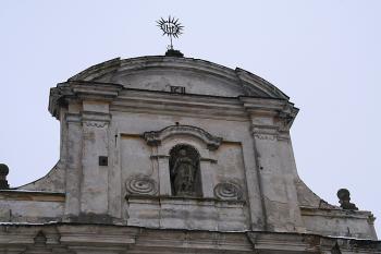 Štít hlavní lodi (© Ivan Grisa, 01/2009)