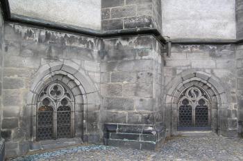 okna dolního kostela (© Karel Husák, 08/2006)