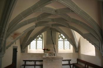 Kaple sv. Kříže - spodní patro, pohled k východu ( © Ivan Grisa 04/2009)