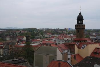 Horní část věže ze sousední Tlusté věže (© Ivan Grisa, 04/2009)