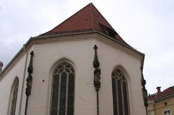 Presbytář od jihovýchodu ( © Ivan Grisa 04/2009)
