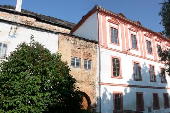 Východní průčelí ( © Ivan Grisa 07/2010)