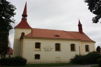Kostel od jihu ( © Ivan Grisa 08/2010)