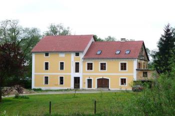 mlýn od severovýchodu ( © Jan P. Štěpánek 05/2008)