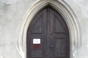boční vchod ( © Milan Caha 10/2007)