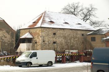 tvrz od jihovýchodu ( © Milan Caha 01/2009)