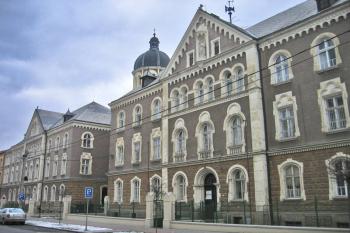 Bývalý klášter Kongregace dcer božské lásky Marianum v Opavě ( © Pavel Vítek 02/2009)