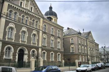 Bývalý klášter Kongregace dcer božské lásky Marianum v Opavě ( © Pavel Vítek 02/2009)