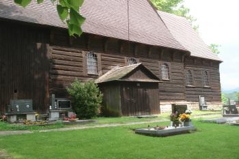 pohled od hlavní vstupní brány (© Jaromír Schoffer, 05/2010)