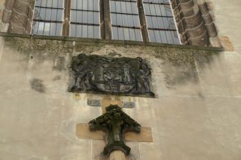 renesanční znak města na západním průčelí ( © Milan Caha 02/2009)