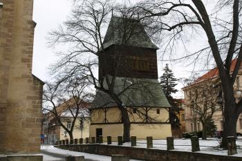 zvonice od jihovýchodu ( © Milan Caha 02/2009)