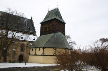 zvonice od severovýchodu ( © Milan Caha 02/2009)