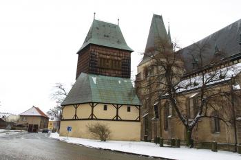 zvonice od severozápadu ( © Milan Caha 02/2009)