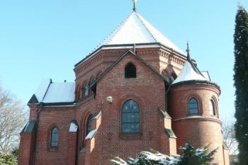 mauzoleum knížat Lichnovských  v pohledu od kostela ( © Jan P. Štěpánek 01/2009)