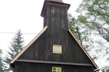 vstupní, východní průčelí kostela ( © Jan P. Štěpánek 09/2008)