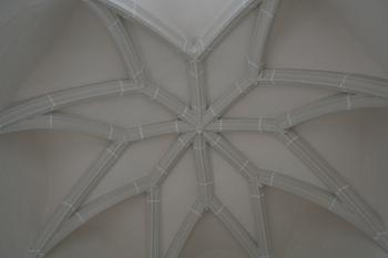 Hvězdicová klenba schodišťové vížky (© Ivan Grisa, 10/2006)