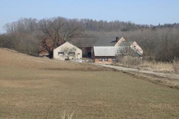 Podhrad od silnice (© Jaroslav Martínek, 02/2009)