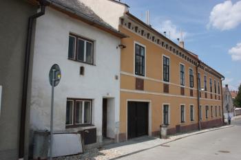 Bývalá kovárna na severním konci Ztracené ulice ( © Ivan Grisa 06/2010)
