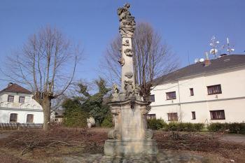 barokní sloup sv. Jana Nepomuckého (© Zbyšek Suchý, 04/2011)