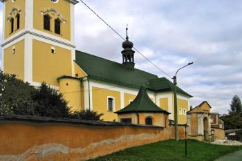 Kostel sv. Jiří v Moravičanech ( © Pavel Vítek 09/2008)