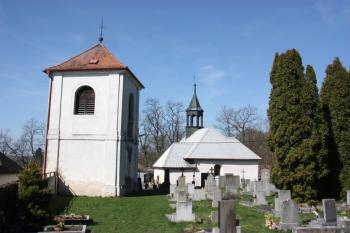 Zvonice a kostel od východu ( © Ivan Grisa 04/2010)
