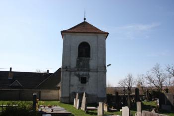 Zvonice od severu ( © Ivan Grisa 04/2010)