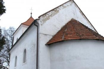 loď a apsida ( © Milan Caha 01/2009)