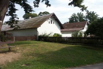 usedlost čp. 4 z návsi ( © Milan Caha 08/2008)