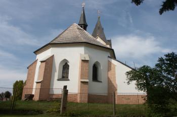 presbytář ( © Milan Caha 08/2008)