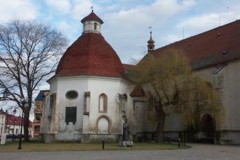 karner od západu ( © Milan Caha 06/2008)