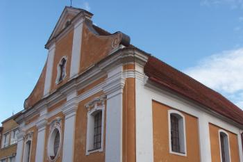 průčelí kostela ( © Milan Caha 06/2008)