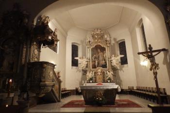 Pohled do presbytáře (© Johannes Cladis, 06/2016)