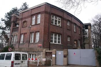 Zadní průčelí (© Ivan Grisa, 03/2009)
