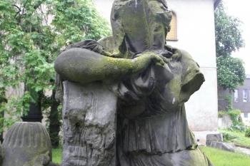 Sochařský náhrobek (©doxa  , 01/2014)