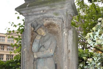 Náhrobek myslivce Václava Hory z války 1866 - detail (© doxa , 01/2014)