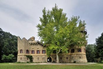 Janův hrad od jihu ( © Radovan Smokoň 08/2014)