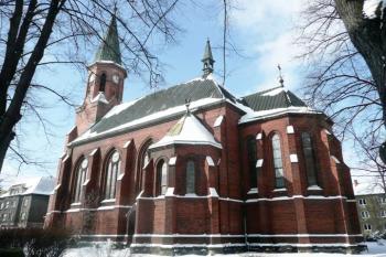 celkový pohled na kostel od východu ( © Jan P. Štěpánek 03/2009)