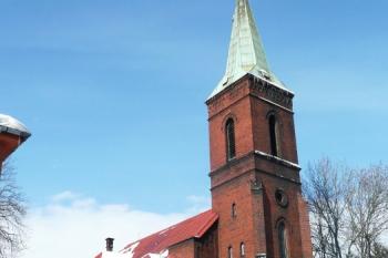 celkový pohled na kostel od jjv. ( © Jan P. Štěpánek 03/2009)