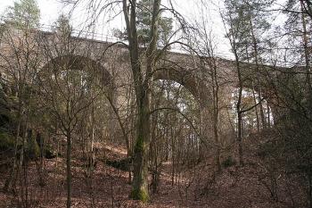 Kamenná část mostu (© Ivan Grisa, 03/2009)