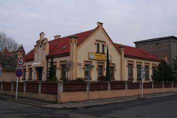 Přízemní dům na rohu ulic Brněnské a U chemičky (© Ivan Grisa, 03/2009)