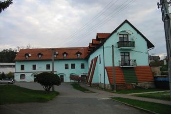 pohled od jihu (© D Dohňanský, 04/2016)