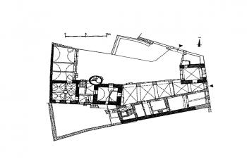 půdorys přízemí domu ( © Pavel Vlček a kol.: Umělecké památky Prahy 4 - Pražský hrad a Hradčany, Academia, Praha 2000)