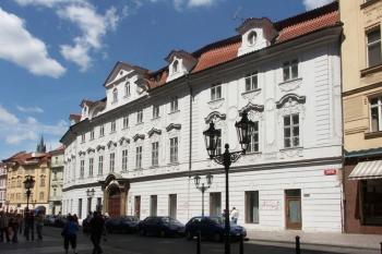 průčelí do Celetné ulice (© Milan Caha 01/2012)